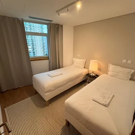 东方火车站里斯本之家公寓 公寓 *