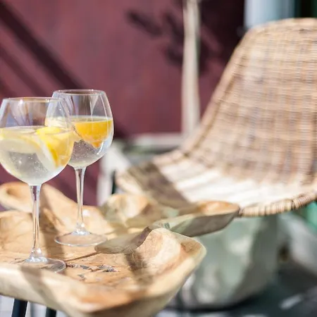 东方火车站里斯本之家公寓 *