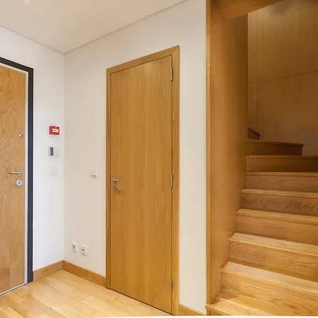 东方火车站里斯本之家公寓 * Lisboa